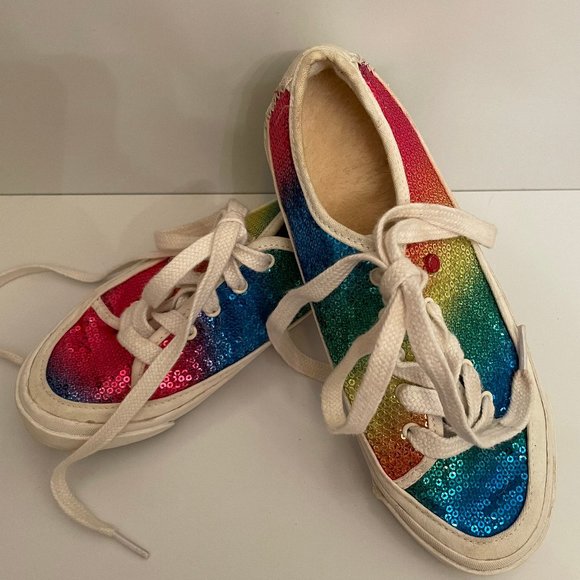 UGG Multicolor Rainbow Sequins Lace Up Sneakers Shoes Girls' Size 5 - Picture 1 of 5